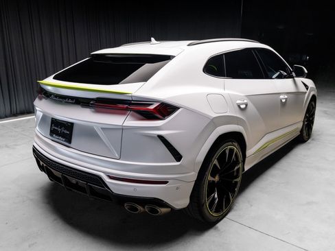 Used 2022 Lamborghini Urus image 33