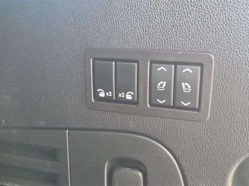 Used 2019 GMC Yukon Denali w/ Denali Ultimate Package image 28