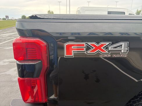 Used 2023 Ford F250 Lariat w/ Lariat Ultimate Package AWD/4WD image 13