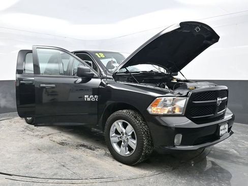 Used 2018 RAM 1500 Express w/ Express Value Package image 37