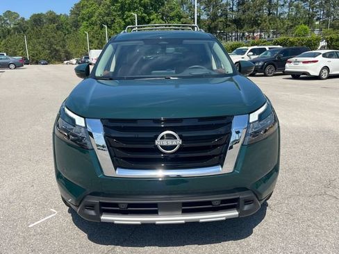 Used 2025 Nissan Pathfinder Platinum w/ Cargo Package FWD image 10