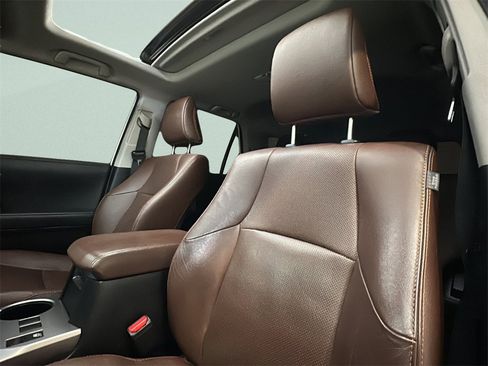 Used 2021 Toyota 4Runner Limited image 9