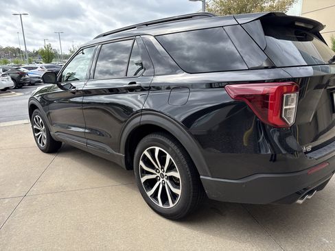 Used 2020 Ford Explorer ST w/ Premium Technology Package image 8