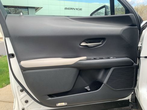 Used 2020 Lexus UX 200 w/ Premium Package image 14