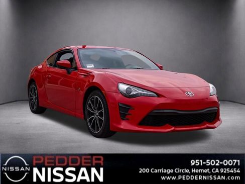 Used 2017 Toyota 86 image 2
