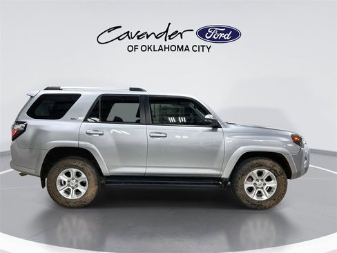 Used 2022 Toyota 4Runner SR5 Premium image 9