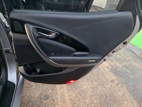 Used 2012 Hyundai Azera Base 4dr Sedan image 19