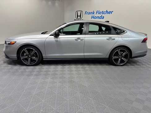 Used 2024 Honda Accord Sport image 2