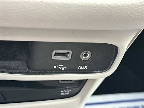 Used 2018 Chrysler Pacifica Touring-L Plus FWD image 20
