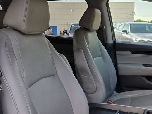 Certified 2022 Honda Odyssey Touring image 28