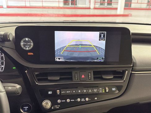 Used 2022 Lexus ES 300h 300h Luxury image 19