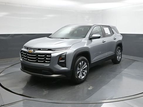 Used 2025 Chevrolet Equinox LT FWD image 26