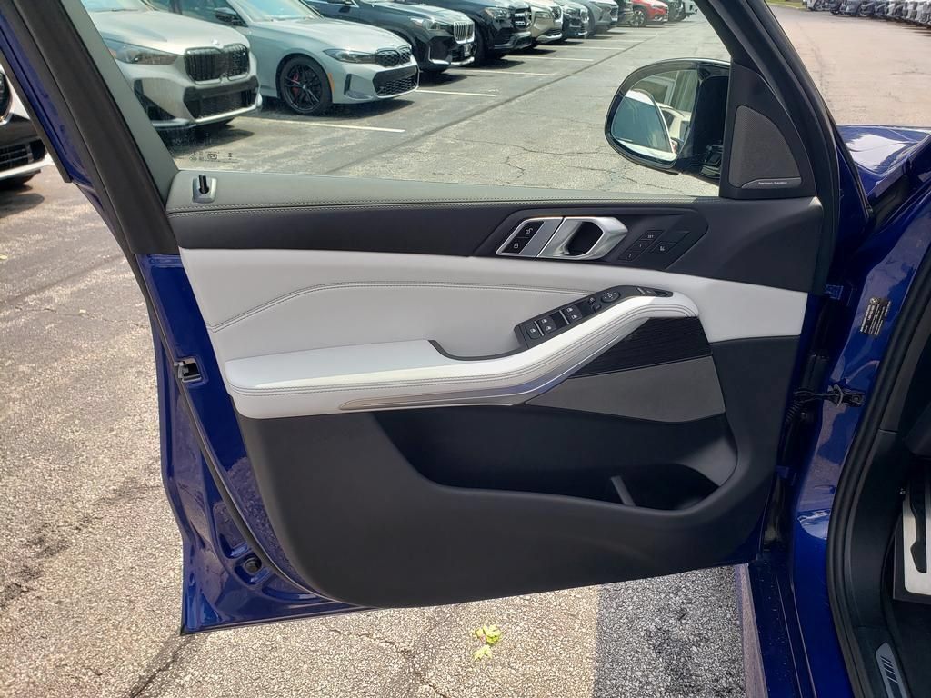 Used 2026 BMW X5 M60i AWD/4WD image 10