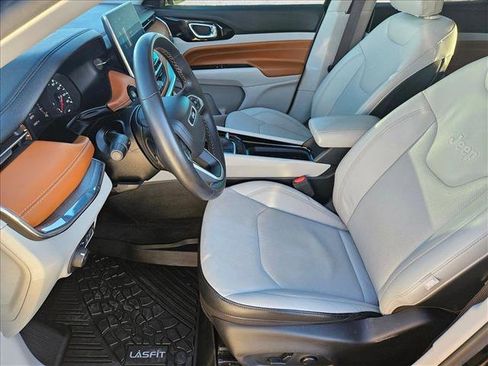 Used 2022 Jeep Compass Limited image 15