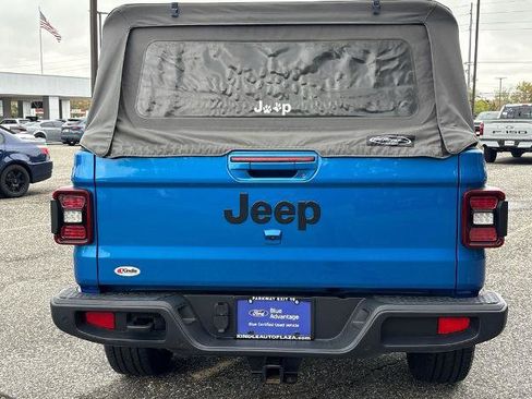 Used 2023 Jeep Gladiator Overland AWD/4WD image 16