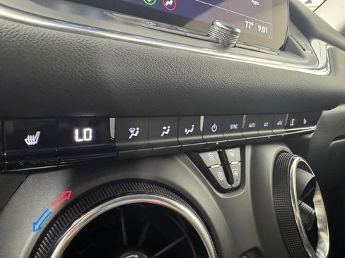Used 2025 Chevrolet Blazer LT AWD/4WD image 24