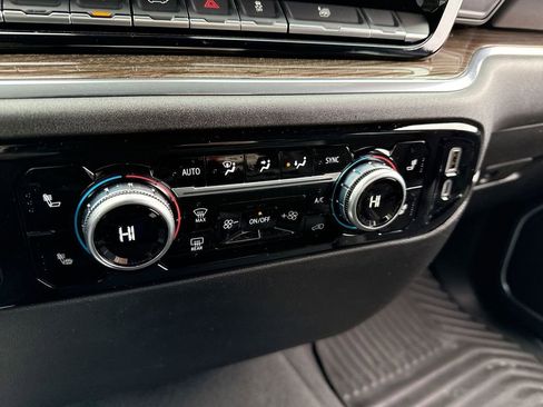 Used 2025 GMC Sierra 1500 Elevation AWD/4WD image 19