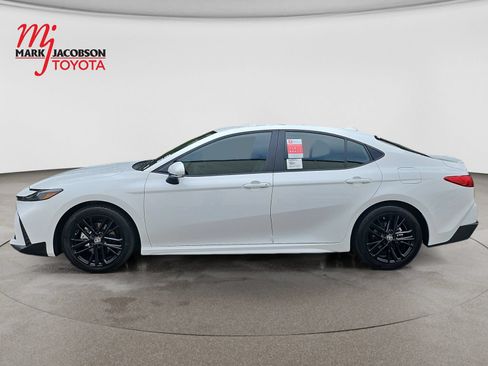 Used 2026 Toyota Camry SE w/ Convenience Package FWD image 15