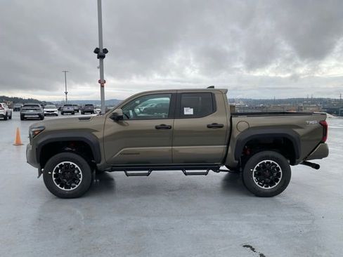 Used 2026 Toyota Tacoma TRD Off-Road w/ TRD Off Road Premium Package image 9