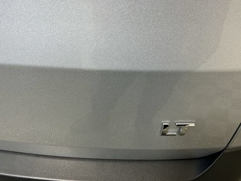 Used 2022 Chevrolet Traverse LT w/ LPO, Floor Liner Package AWD/4WD image 12