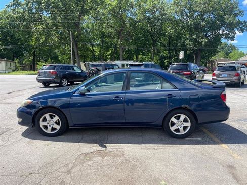 Used 2005 Toyota Camry LE FWD image 8