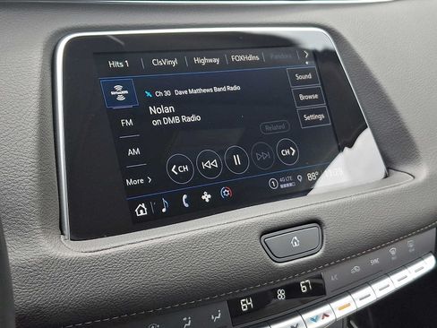Used 2023 Cadillac XT4 Luxury w/ Cold Weather Package FWD image 19
