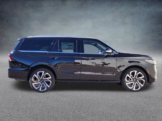 New 2026 Lincoln Navigator Black Label AWD/4WD image 8