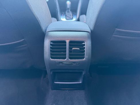 Used 2013 Volkswagen Golf 2.5L Hatchback 4D image 31