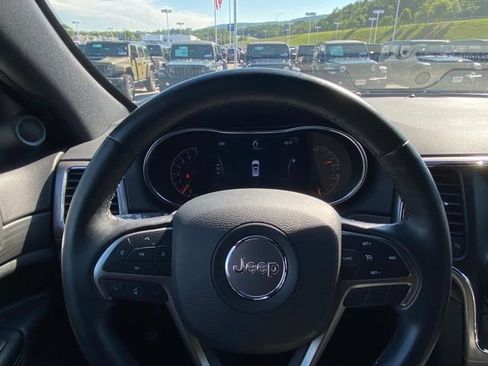 Used 2021 Jeep Grand Cherokee Freedom Edition AWD/4WD image 15