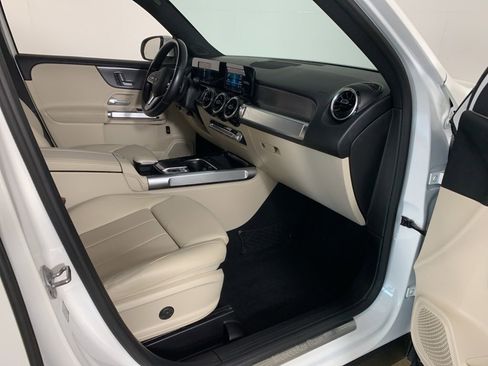 Used 2020 Mercedes-Benz GLB 250 image 38