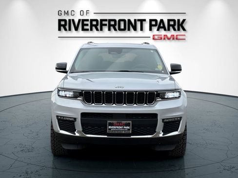 Used 2023 Jeep Grand Cherokee L Limited w/ Trailer Tow Group (B) image 8