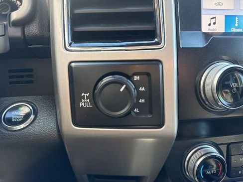 Used 2019 Ford F150 Lariat w/ Equipment Group 502A Luxury AWD/4WD image 16