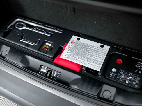 Used 2020 Ferrari Portofino RWD image 96