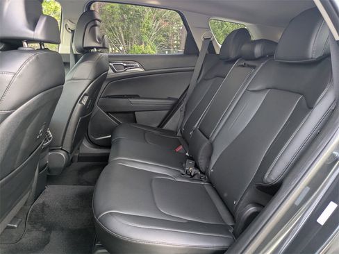 Used 2025 Kia Sportage SX image 14