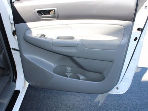 Used 2010 Toyota Tacoma 4x4 Double Cab image 23