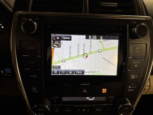 Used 2016 Toyota Camry XLE image 25