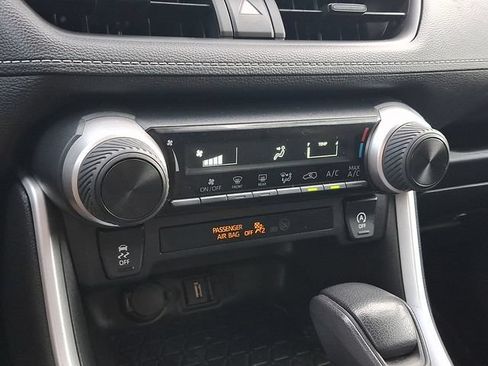Certified 2022 Toyota RAV4 LE AWD/4WD image 15