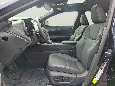 Used 2024 Lexus RX 350 Premium w/ Accessory Package AWD/4WD image 12