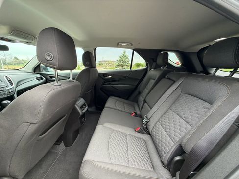 Used 2018 Chevrolet Equinox LT FWD image 17