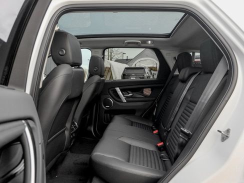 Used 2025 Land Rover Discovery Sport S image 16