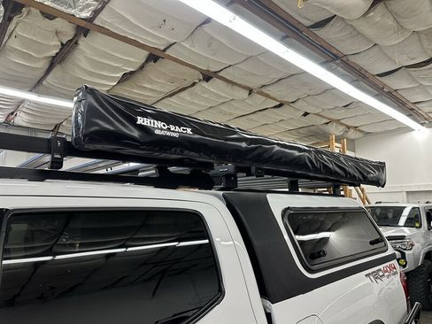 Used 2018 Toyota Tacoma TRD Off-Road AWD/4WD image 37