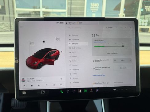 Used 2018 Tesla Model 3 Long Range RWD image 39