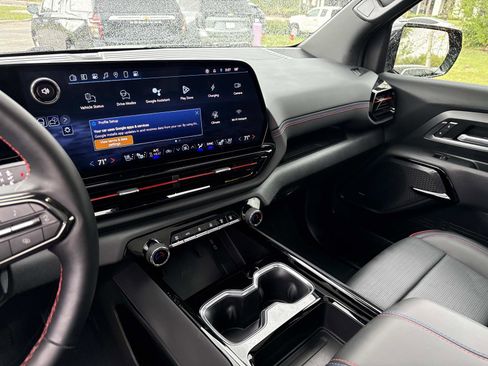 Used 2025 Chevrolet Silverado EV RST image 24