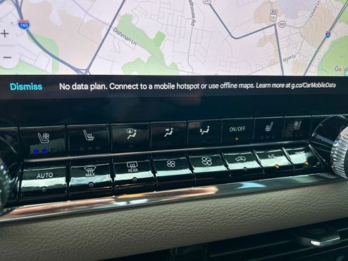 Certified 2025 GMC Canyon Denali AWD/4WD image 26