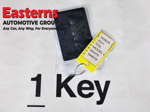 Used 2021 Tesla Model Y Long Range AWD/4WD image 30