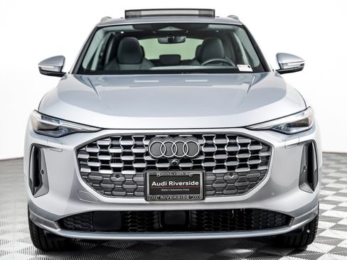 Certified 2025 Audi Q5 Premium Plus w/ Premium Plus AWD/4WD image 10
