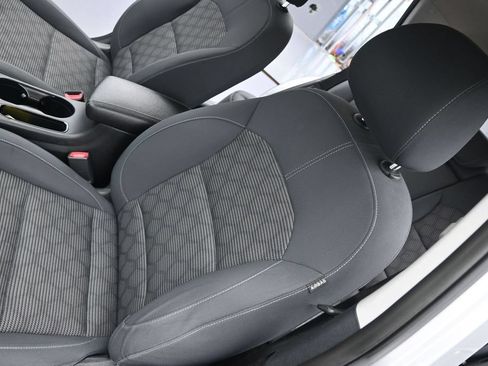 Used 2019 Kia Niro LX FWD image 9