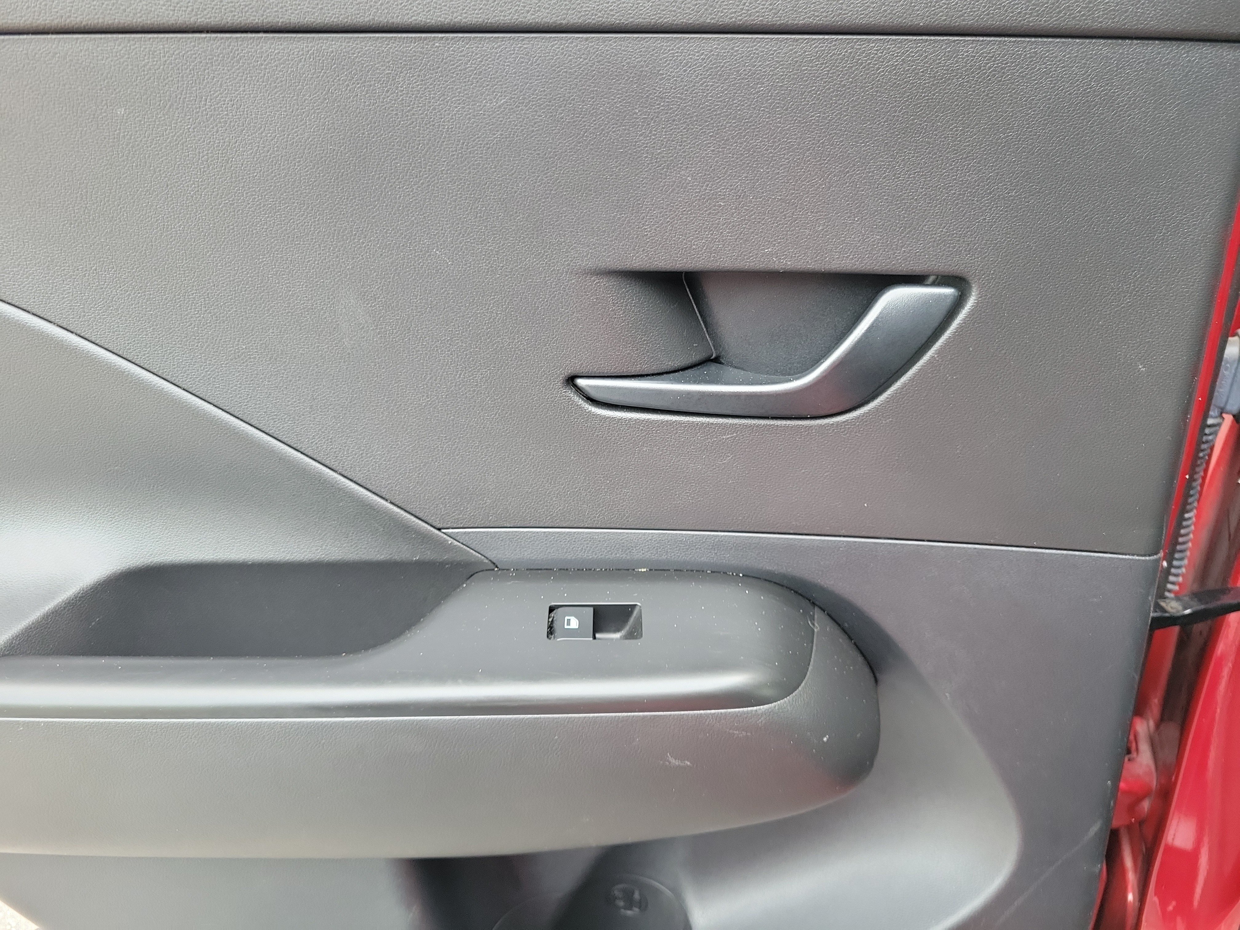 Used 2025 Hyundai Kona SEL AWD/4WD image 12