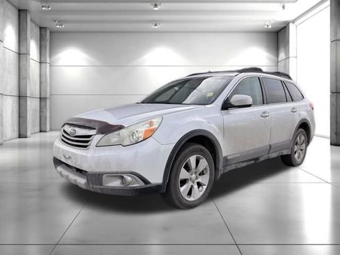 Used 2010 Subaru Outback 3.6R Limited image 3
