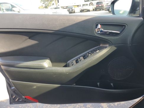 Used 2016 Kia Forte LX image 29